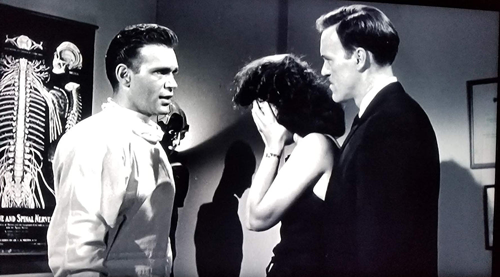 Les mains d'un étranger